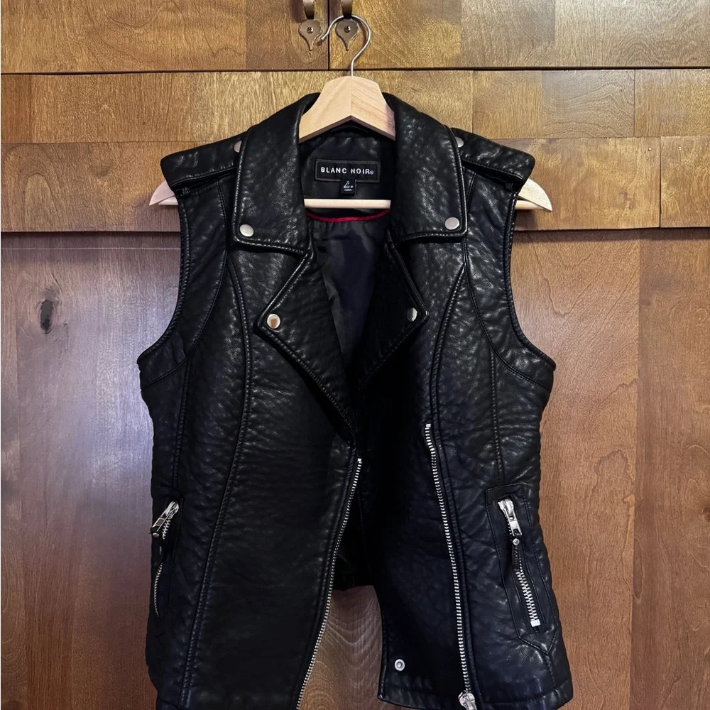 Blanc Noir Women's Quilted Black Vest - Picture 2 of 8